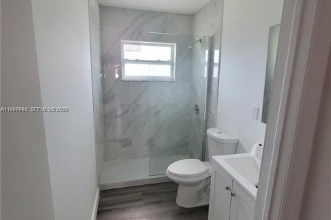House in Miami Gardens, Florida 3 bedrooms, 115.66 sq.m. № 2077622 - photo 11