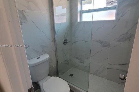 House in Miami Gardens, Florida 3 bedrooms, 115.66 sq.m. № 2077622 - photo 9