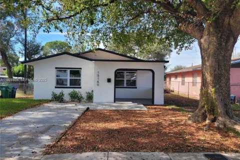 House in Miami Gardens, Florida 3 bedrooms, 115.66 sq.m. № 2077622