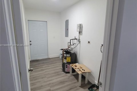 House in Miami Gardens, Florida 3 bedrooms, 115.66 sq.m. № 2077622 - photo 7