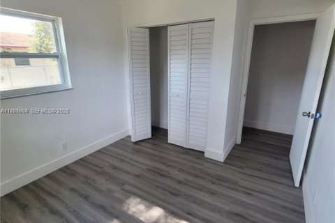 House in Miami Gardens, Florida 3 bedrooms, 115.66 sq.m. № 2077622 - photo 13