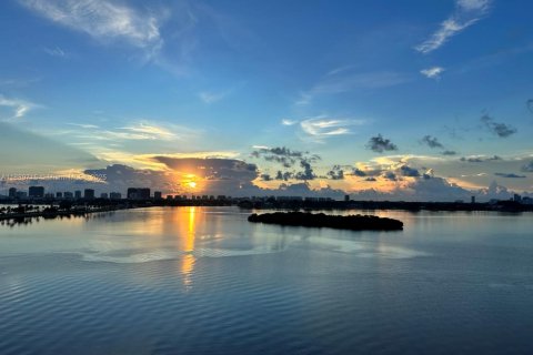 Купить кондоминиум в Норт-Майами, Флорида 2 спальни, 108.23м2, № 1938952 - фото 9