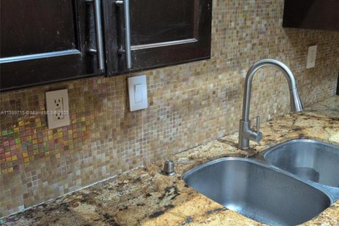 Купить кондоминиум в Норт-Майами, Флорида 2 спальни, 108.23м2, № 1938952 - фото 4