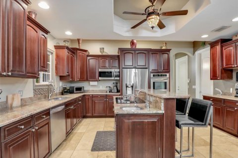 House in Lehigh Acres, Florida 5 bedrooms, 361.39 sq.m. № 1512064 - photo 10