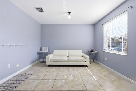 Adosado en venta en Cutler Bay, Florida, 2 dormitorios, 135.45 m2 № 2154261 - foto 16
