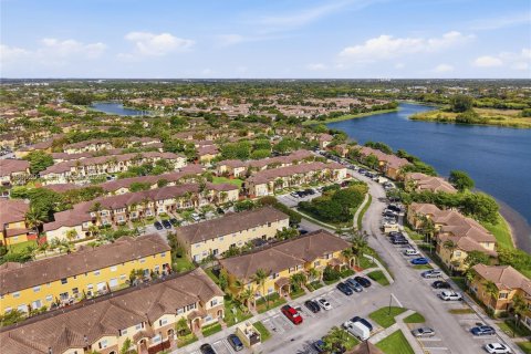 Adosado en venta en Cutler Bay, Florida, 2 dormitorios, 135.45 m2 № 2154261 - foto 5