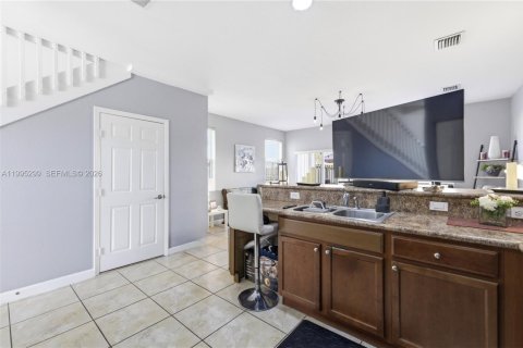 Adosado en venta en Cutler Bay, Florida, 2 dormitorios, 135.45 m2 № 2154261 - foto 12