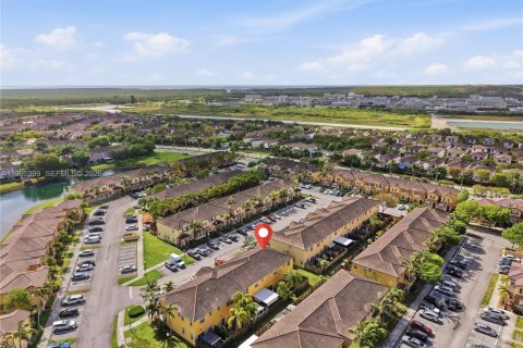 Adosado en venta en Cutler Bay, Florida, 2 dormitorios, 135.45 m2 № 2154261 - foto 6