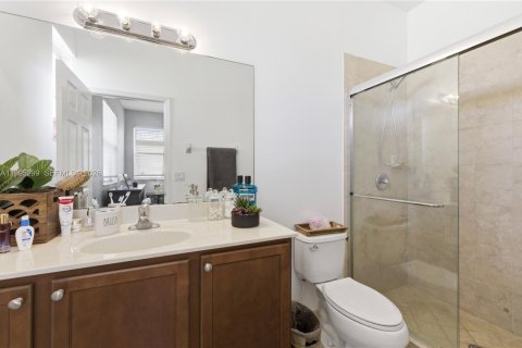 Adosado en venta en Cutler Bay, Florida, 2 dormitorios, 135.45 m2 № 2154261 - foto 24