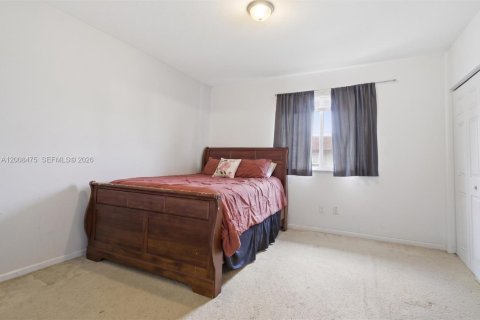 Adosado en venta en Opa-locka, Florida, 3 dormitorios, 128.21 m2 № 2073685 - foto 13