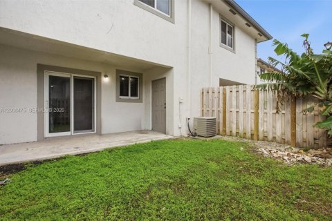 Adosado en venta en Opa-locka, Florida, 3 dormitorios, 128.21 m2 № 2073685 - foto 17