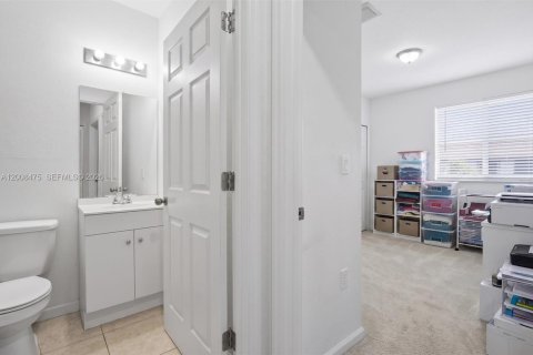 Adosado en venta en Opa-locka, Florida, 3 dormitorios, 128.21 m2 № 2073685 - foto 15