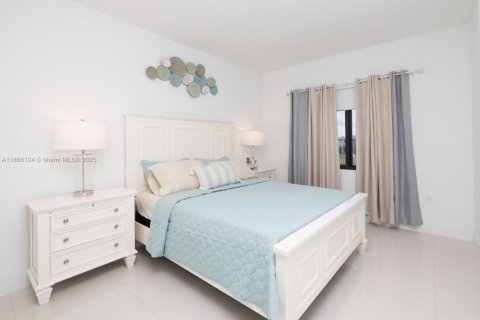 Casa en alquiler en Florida City, Florida, 5 dormitorios, 176.7 m2 № 1979364 - foto 18