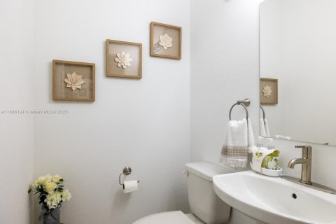 Casa en alquiler en Florida City, Florida, 5 dormitorios, 176.7 m2 № 1979364 - foto 13