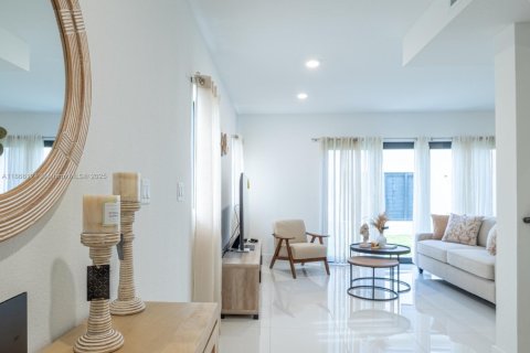 Casa en alquiler en Florida City, Florida, 5 dormitorios, 176.7 m2 № 1979364 - foto 3