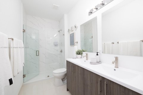 Casa en alquiler en Florida City, Florida, 5 dormitorios, 176.7 m2 № 1979364 - foto 22