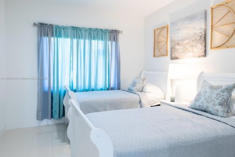 Casa en alquiler en Florida City, Florida, 5 dormitorios, 176.7 m2 № 1979364 - foto 14