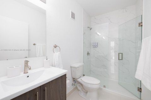 Casa en alquiler en Florida City, Florida, 5 dormitorios, 176.7 m2 № 1979364 - foto 20