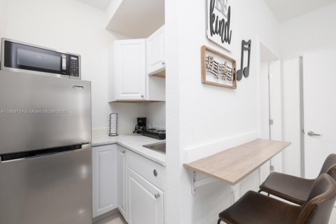 Casa en alquiler en Florida City, Florida, 5 dormitorios, 176.7 m2 № 1979364 - foto 9