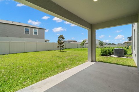 Villa ou maison à louer à Zephyrhills, Floride: 5 chambres, 221.94 m2 № 2388719 - photo 23
