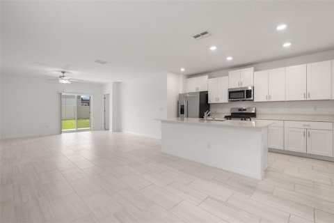 Villa ou maison à louer à Zephyrhills, Floride: 5 chambres, 221.94 m2 № 2388719 - photo 9