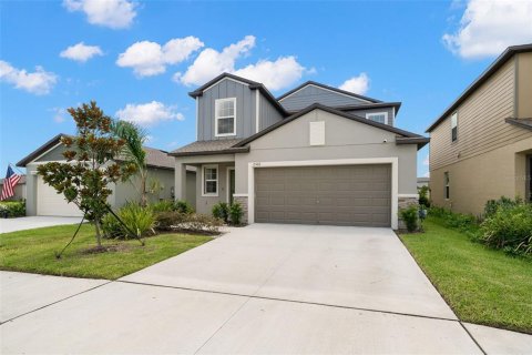 Villa ou maison à louer à Zephyrhills, Floride: 5 chambres, 221.94 m2 № 2388719 - photo 2
