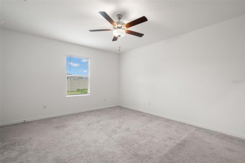 Villa ou maison à louer à Zephyrhills, Floride: 5 chambres, 221.94 m2 № 2388719 - photo 17