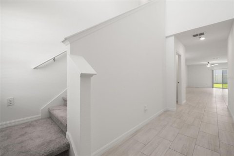 Villa ou maison à louer à Zephyrhills, Floride: 5 chambres, 221.94 m2 № 2388719 - photo 6