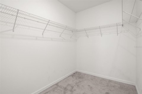 Villa ou maison à louer à Zephyrhills, Floride: 5 chambres, 221.94 m2 № 2388719 - photo 12