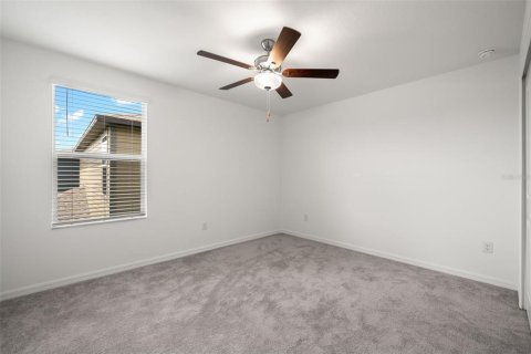 Villa ou maison à louer à Zephyrhills, Floride: 5 chambres, 221.94 m2 № 2388719 - photo 15