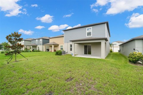 Villa ou maison à louer à Zephyrhills, Floride: 5 chambres, 221.94 m2 № 2388719 - photo 24
