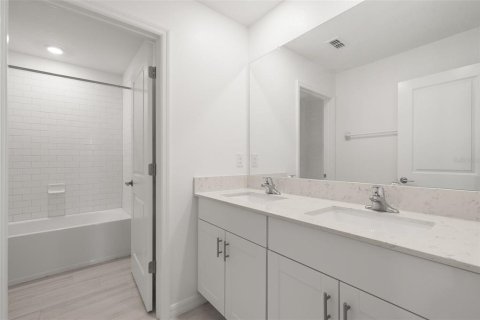 Villa ou maison à louer à Zephyrhills, Floride: 5 chambres, 221.94 m2 № 2388719 - photo 20