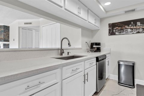Condominio en alquiler en Largo, Florida, 2 dormitorios, 130.06 m2 № 1808423 - foto 6