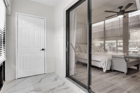 Condo in Largo, Florida, 2 bedrooms  № 1808423 - photo 21
