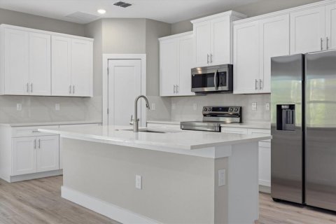 House in North Port, Florida 4 bedrooms, 184.88 sq.m. № 1565080 - photo 3