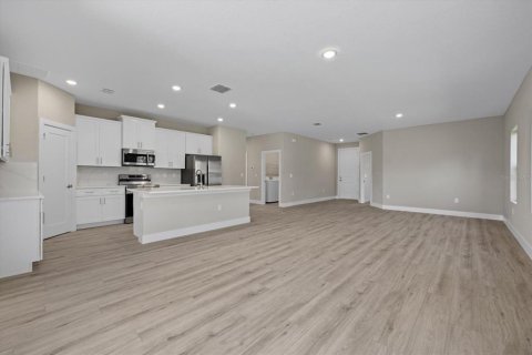House in North Port, Florida 4 bedrooms, 184.88 sq.m. № 1565080 - photo 9