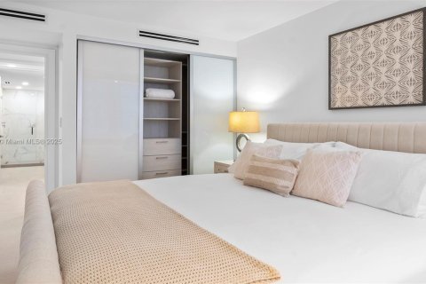 Condo in Miami Beach, Florida, 3 bedrooms  № 2022974 - photo 20