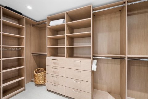 Condo in Miami Beach, Florida, 3 bedrooms  № 2022974 - photo 30