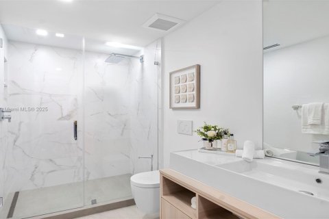 Condo in Miami Beach, Florida, 3 bedrooms  № 2022974 - photo 21