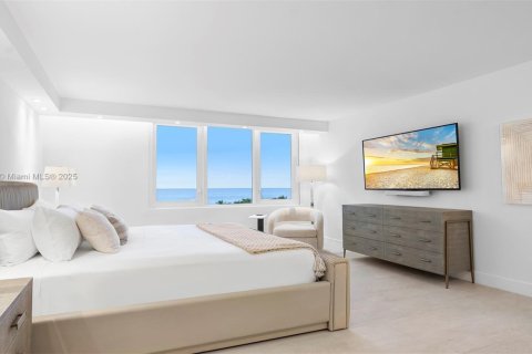 Condo in Miami Beach, Florida, 3 bedrooms  № 2022974 - photo 27
