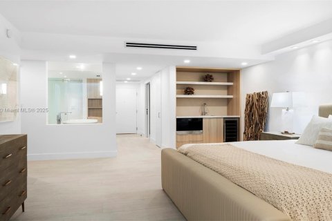 Condo in Miami Beach, Florida, 3 bedrooms  № 2022974 - photo 28