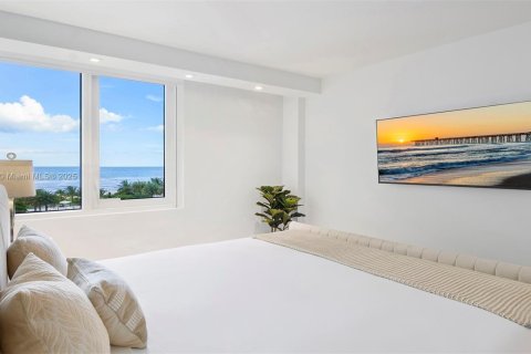 Condo in Miami Beach, Florida, 3 bedrooms  № 2022974 - photo 16