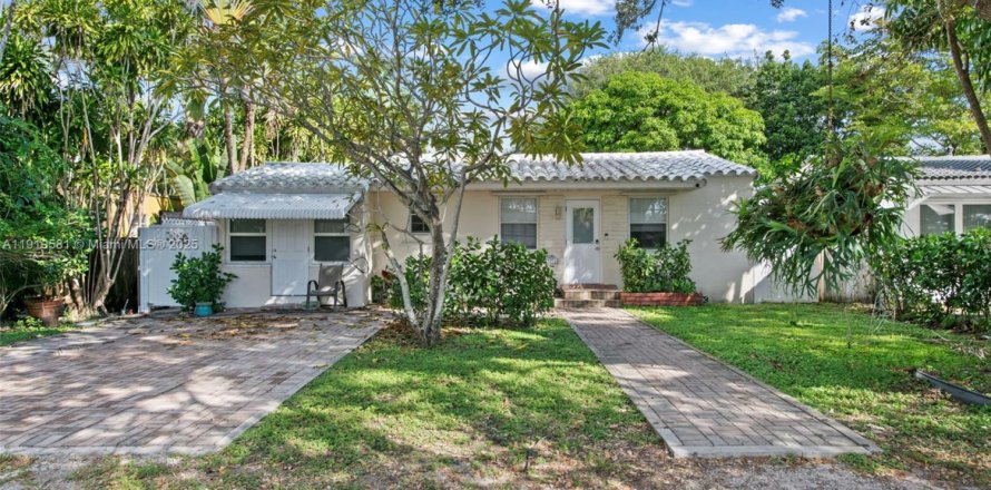 House in Hollywood, Florida 2 bedrooms, 91.04 sq.m. № 2013490