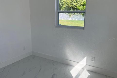 House in Saint Petersburg, Florida 3 bedrooms, 115.85 sq.m. № 2208870 - photo 26