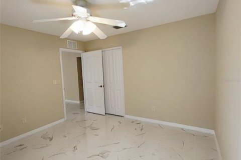 House in Ocala, Florida 5 bedrooms, 219.9 sq.m. № 2211892 - photo 29