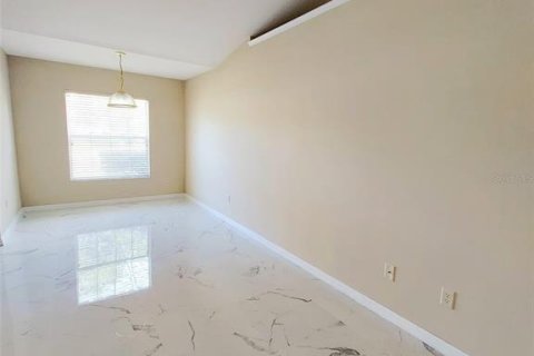 House in Ocala, Florida 5 bedrooms, 219.9 sq.m. № 2211892 - photo 24