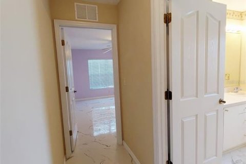 House in Ocala, Florida 5 bedrooms, 219.9 sq.m. № 2211892 - photo 13