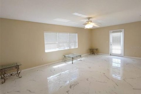 House in Ocala, Florida 5 bedrooms, 219.9 sq.m. № 2211892 - photo 9
