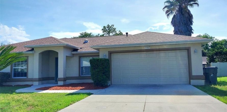 House in Ocala, Florida 5 bedrooms, 219.9 sq.m. № 2211892