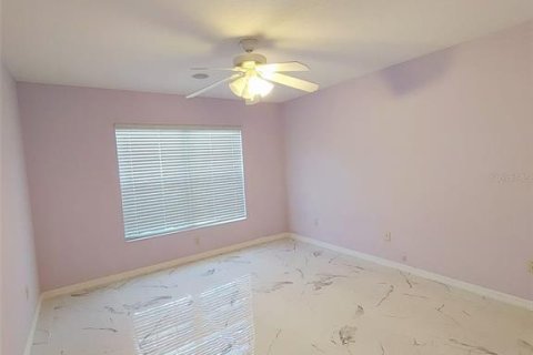 House in Ocala, Florida 5 bedrooms, 219.9 sq.m. № 2211892 - photo 11